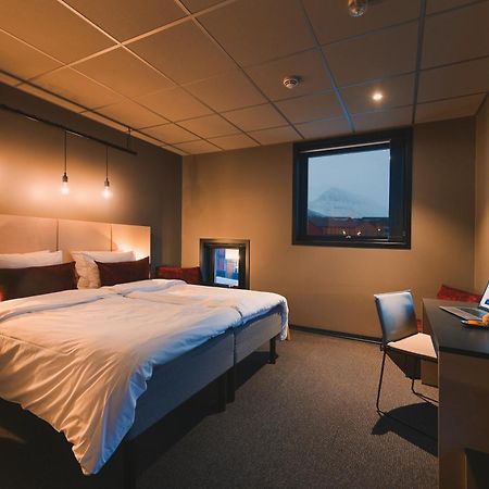 Svalbard Hotell | The Vault Лонгйир Экстерьер фото